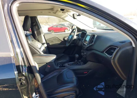 2019 Jeep Cherokee Trailhawk 4X4 from USA, damaged, VIN 1C4PJMBXXKD250810